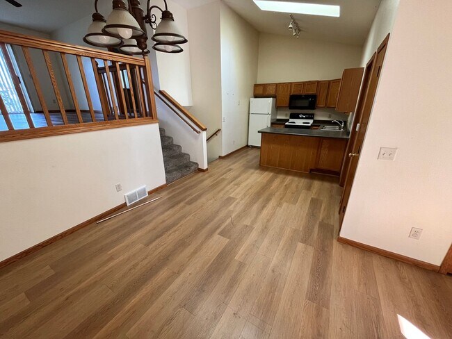 Primary Photo - 711 29th Ave NE