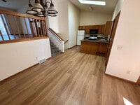 Building Photo - 711 29th Ave NE