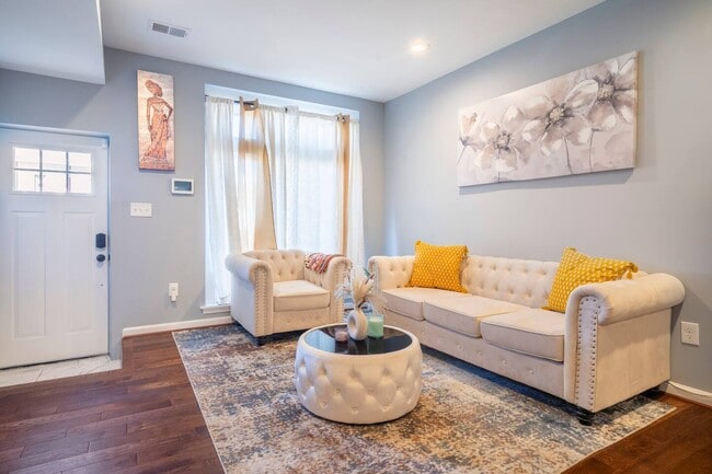 Building Photo - 2005 Cecil Ave