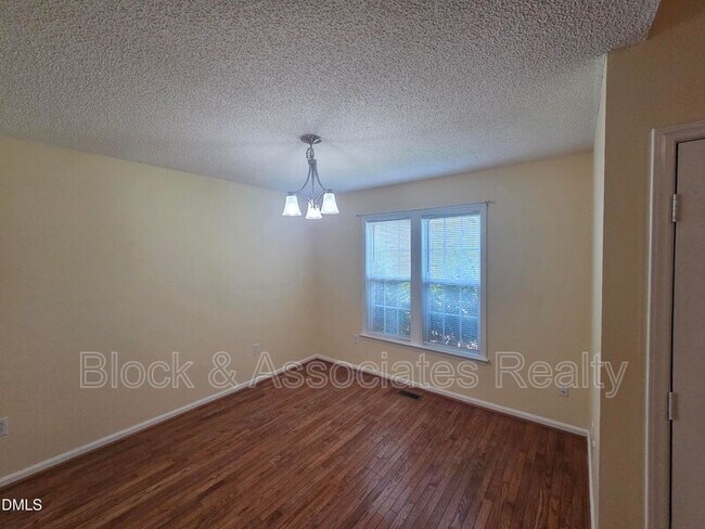 Building Photo - 116 Cliffdale Rd