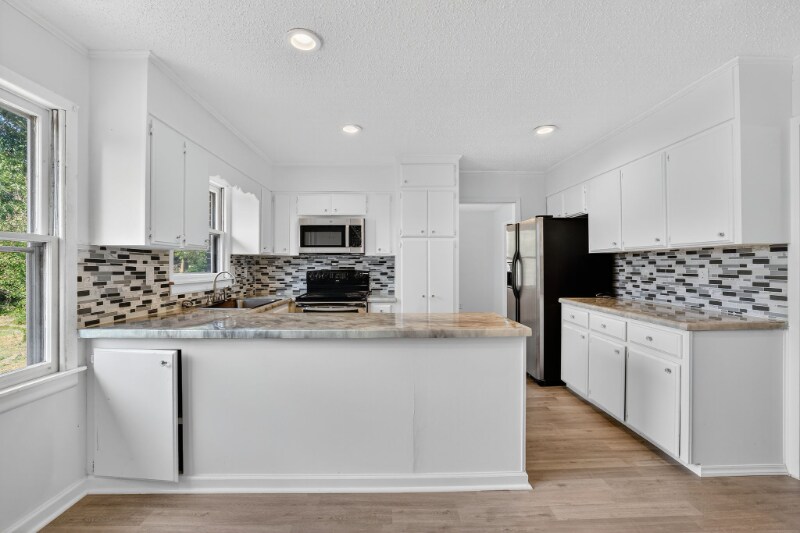 Building Photo - 2214 Windsong Trail