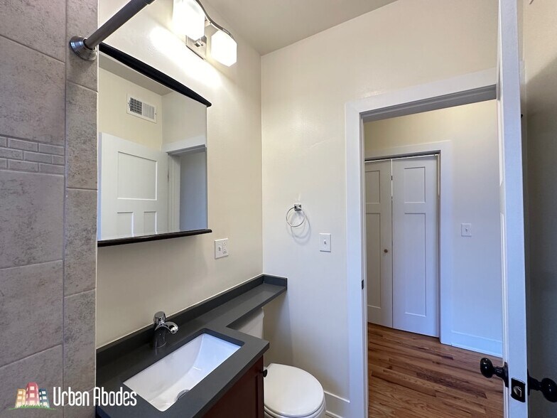 Building Photo - 342 Park Ave