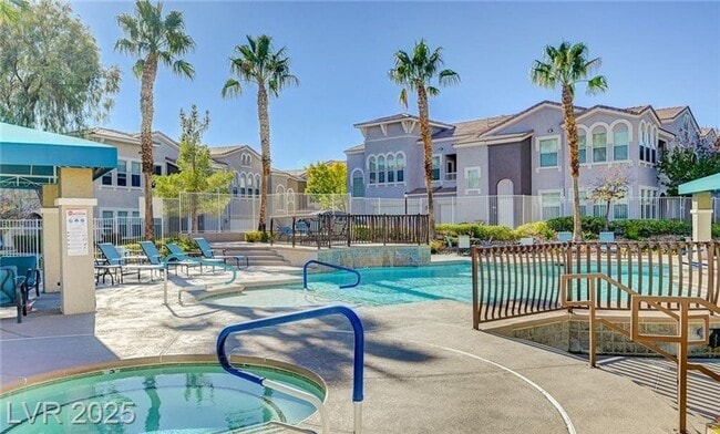 Building Photo - SOUTHWEST GATED 2-BED, 2-BATH FIRST-FLOOR ...