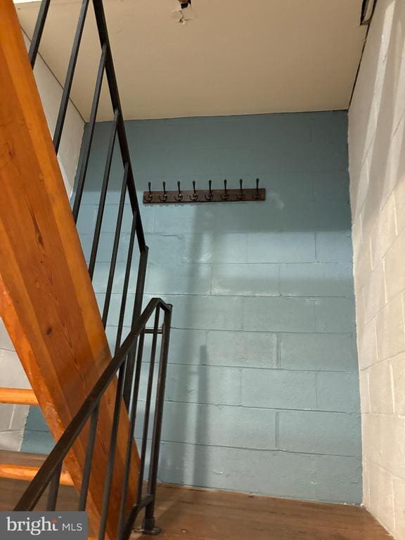 Building Photo - 9432 Merryrest Rd