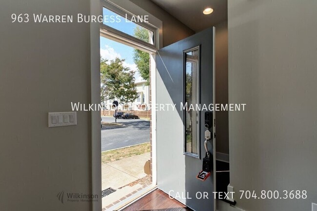 Building Photo - 963 Warren Burgess Ln