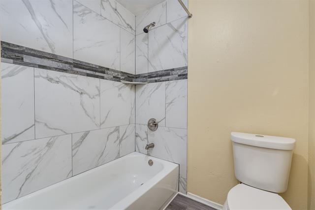 Building Photo - 134 London Ln