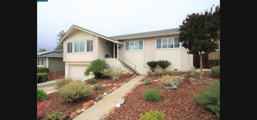Building Photo - 3415 Grasswood Dr