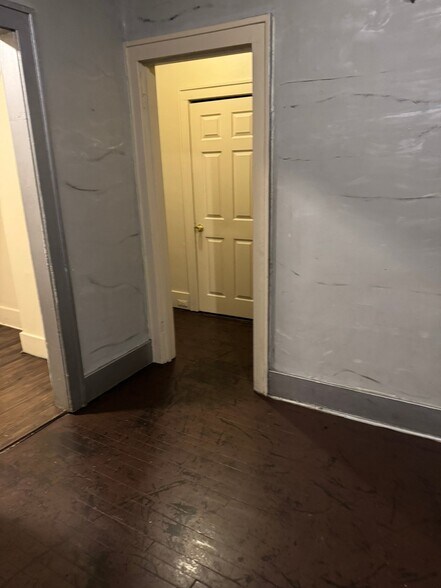 Building Photo - 5036 Dailey Ave