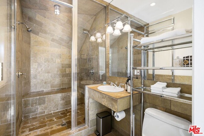 Building Photo - 11215 Sunset Blvd