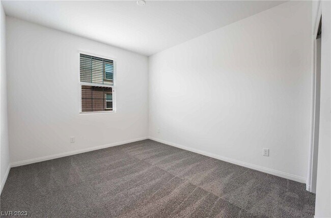 Building Photo - 623 Sedum Ave.