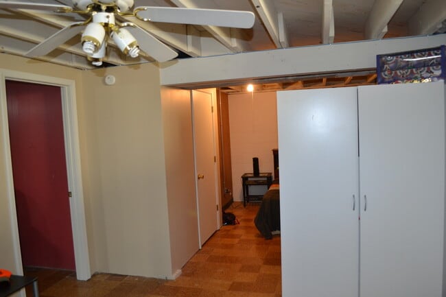 Building Photo - Nice 3-4 Br, 2 Bath Ranch style home, fenced in yard, garage, patio, full basement