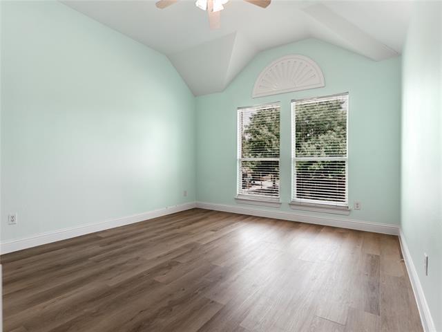 Building Photo - 5601 Glenview Ln