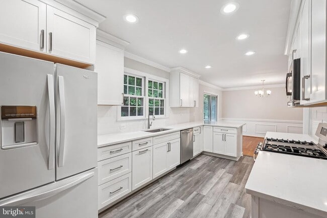 Building Photo - 1208 N Quantico St