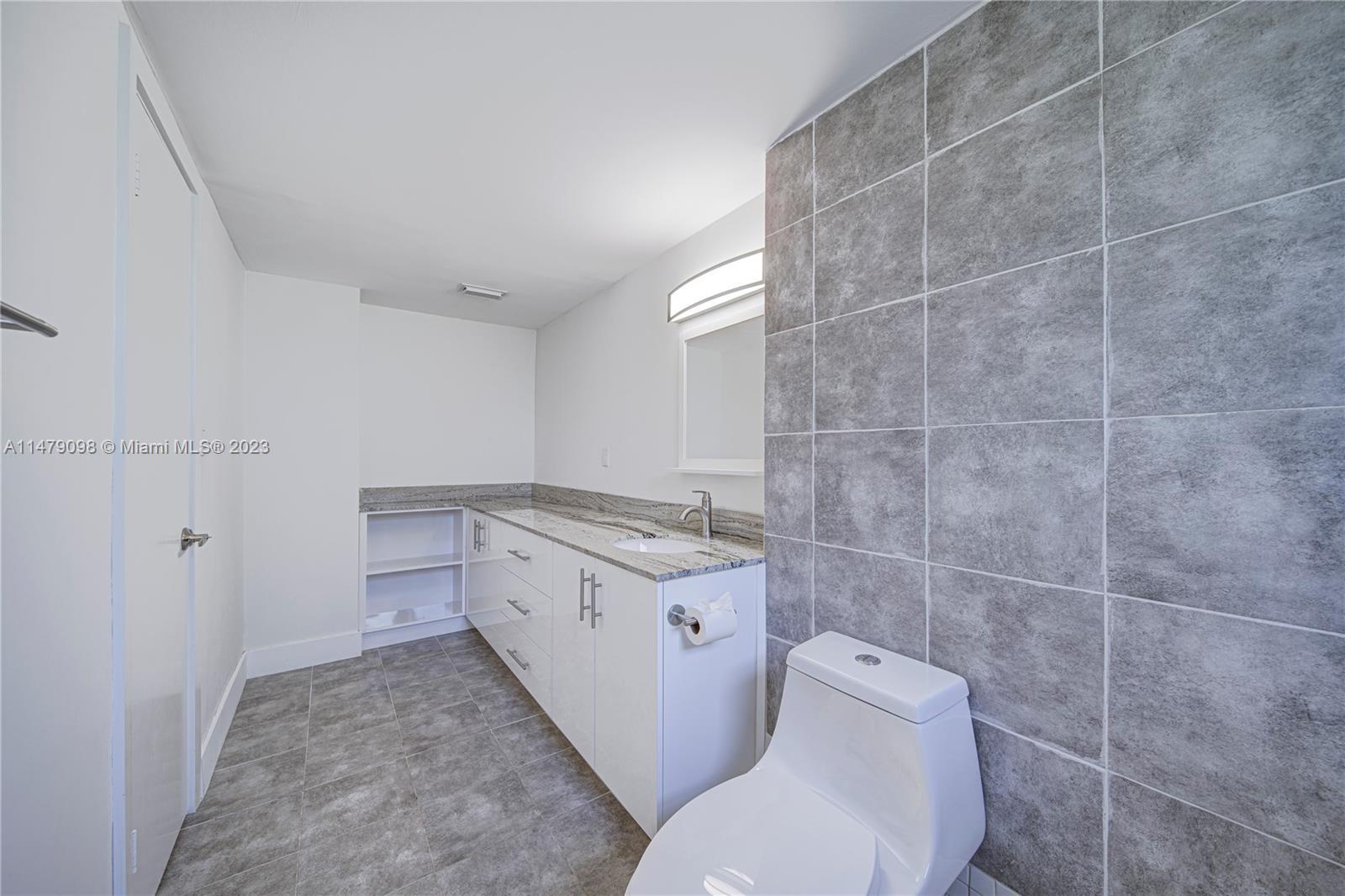 Building Photo - 8329 SW 137th Ave