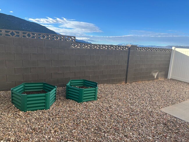 Building Photo - Three Bedroom Available