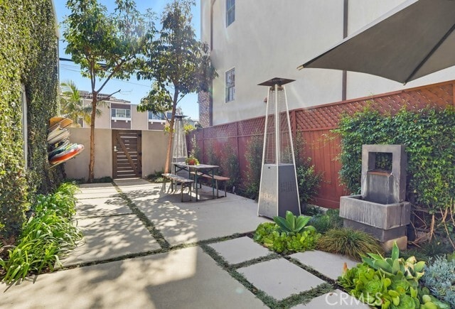 Building Photo - 6713 E Ocean Blvd