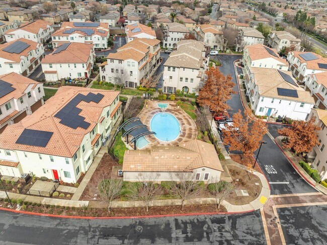 Building Photo - 5301 E Commerce Way
