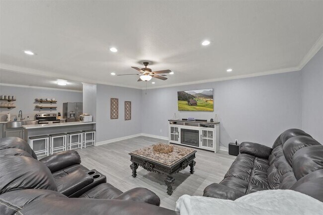 Building Photo - 3328 Bernardo De Galvez Ave