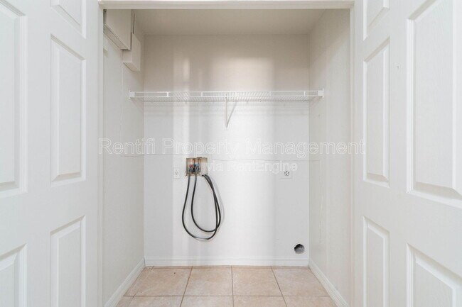 Building Photo - 208 Ichabod Ave