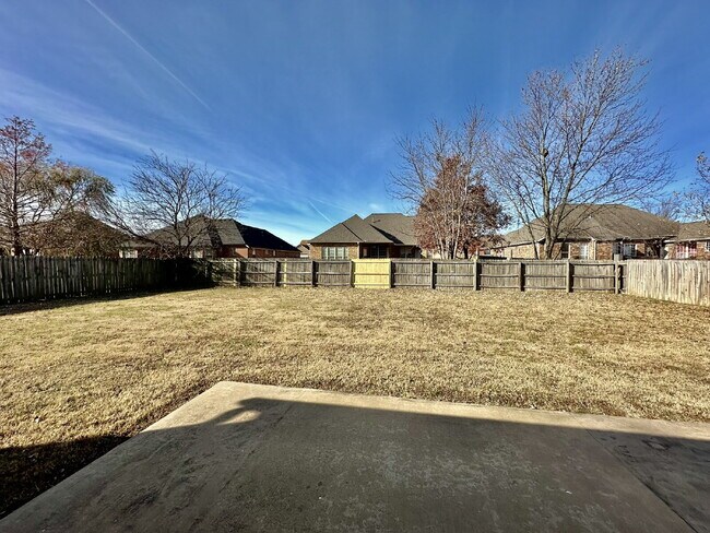 Building Photo - 3908 SW Hawthorne St