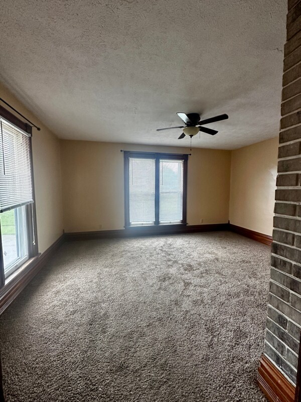 Building Photo - 141 1/2 E North St