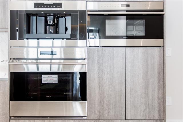 Building Photo - 460 NE 28th St