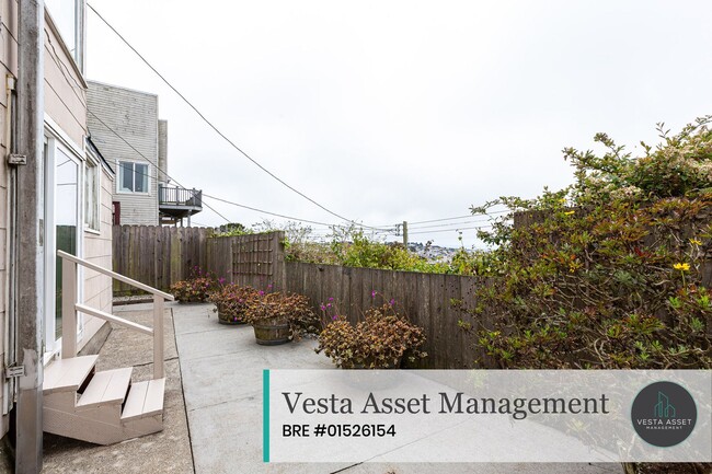 Building Photo - 1549 16th Ave