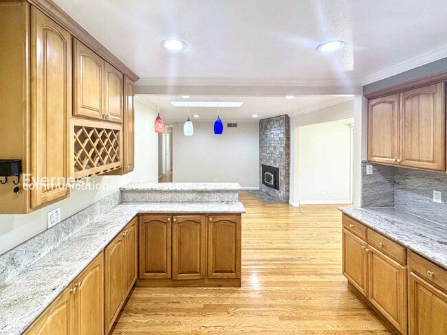 Building Photo - 108 Madora Pl