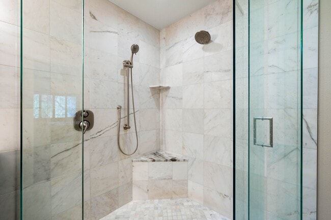 Building Photo - 858 Hudson Ave