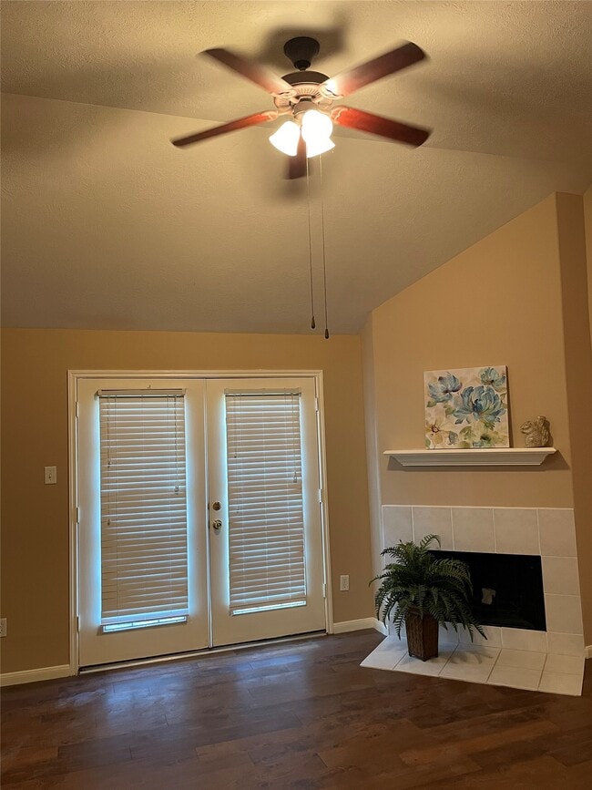 Building Photo - 14223 Bishop Bend Ln