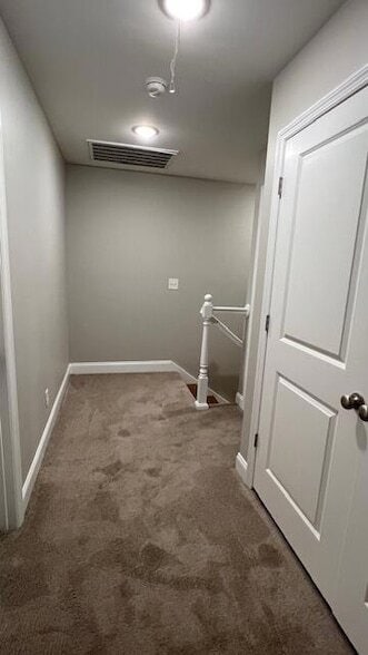 Building Photo - 564 NE Bellingham Dr