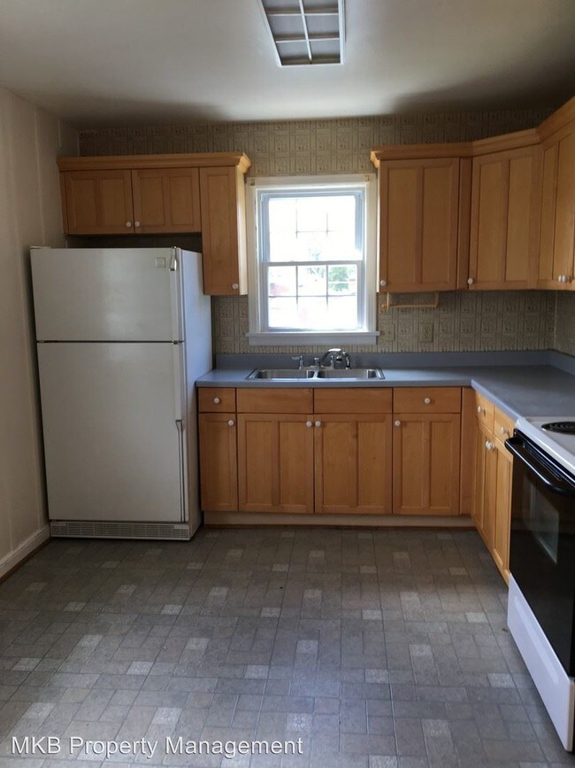 Building Photo - 3 br, 1 bath House - 1211 Stoutamire Drive