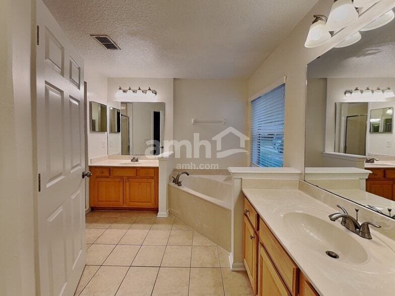 Building Photo - 2061 Jimmy Ln