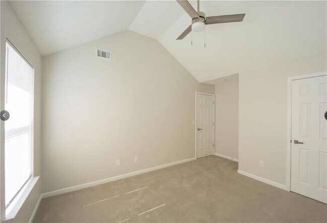 Building Photo - 833 Marie Trce