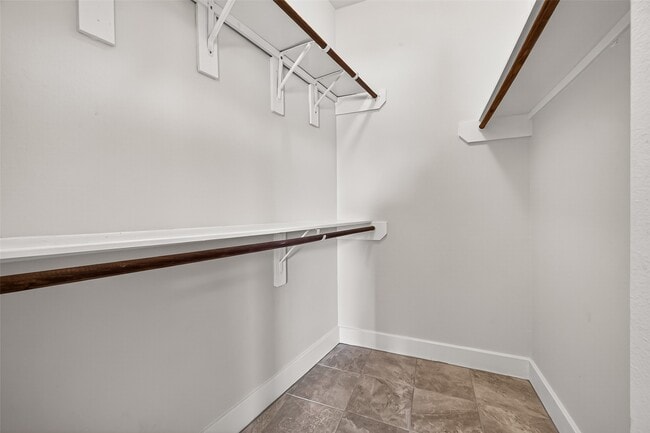 Building Photo - 6247 Settlers Lake Cir E