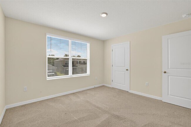 Building Photo - 3288 Silver Date Dr