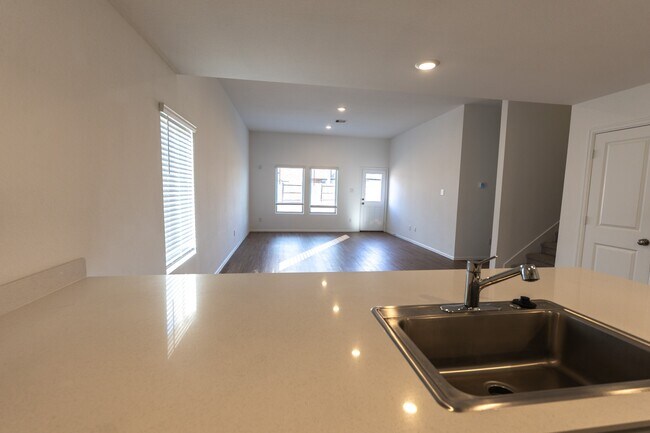 Building Photo - 27006 Breakaway Ln