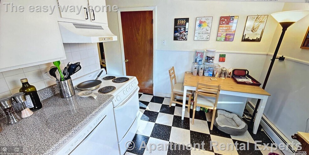 Building Photo - 3 Calvin St