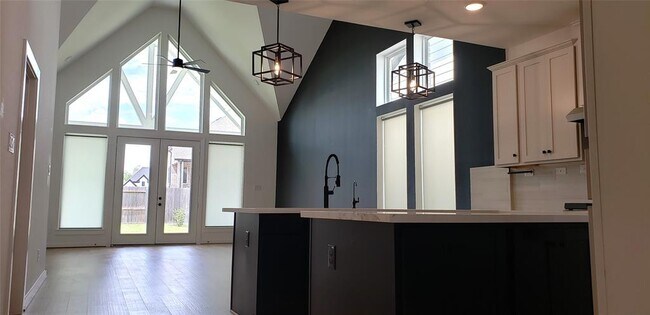 Building Photo - 10611 Hidden Rock Dr