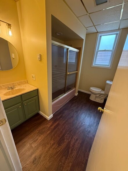 Building Photo - 132 E Main St