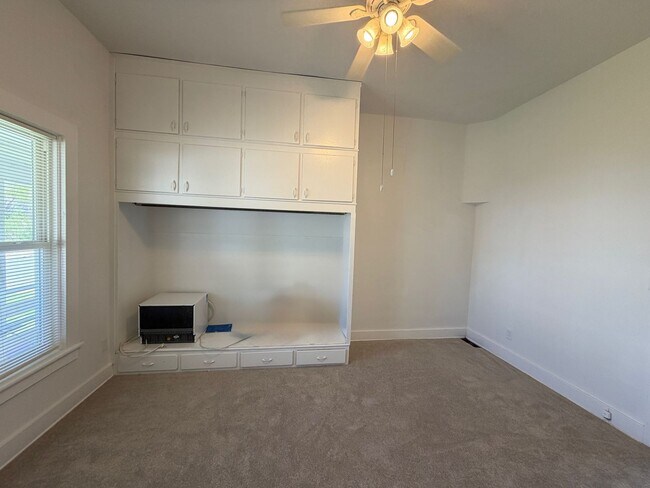 Building Photo - North - Crossing the Finish Line!