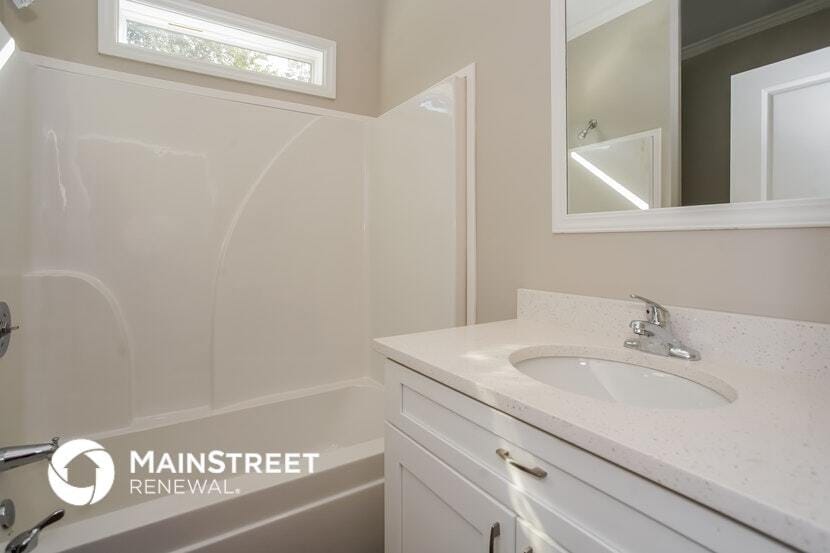 Building Photo - 1701 16th Ave S