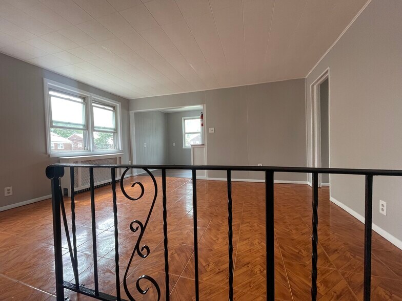 Building Photo - 735 Audrey Dr