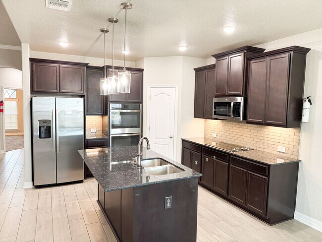Building Photo - 9005 Grand Oaks Ln