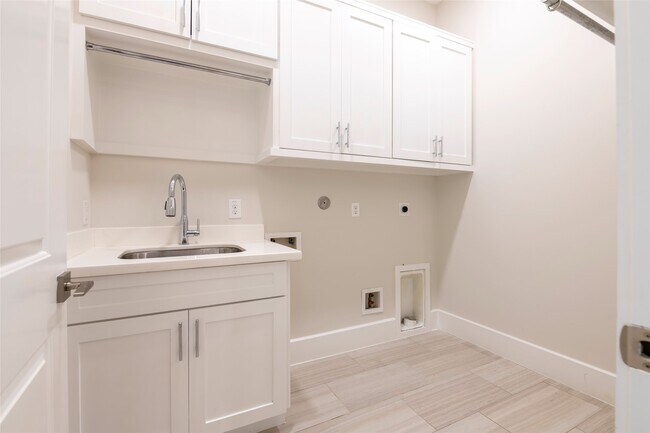 Building Photo - 1507 Martin St