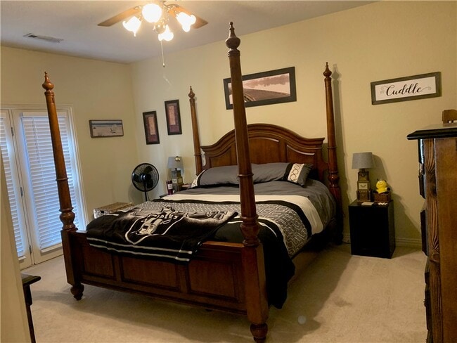 Building Photo - 746 Larkspur Ln