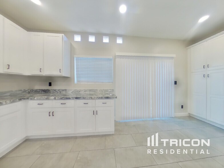 Building Photo - 4007 E Apollo Rd