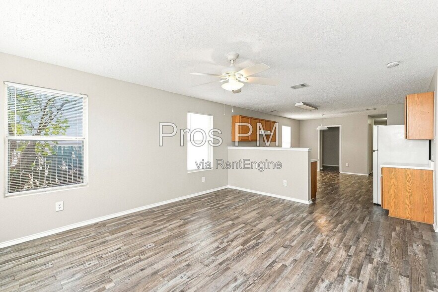 Building Photo - 5013 Waterford Dr