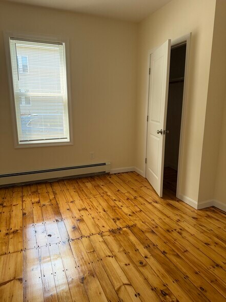 Building Photo - 364 Water St