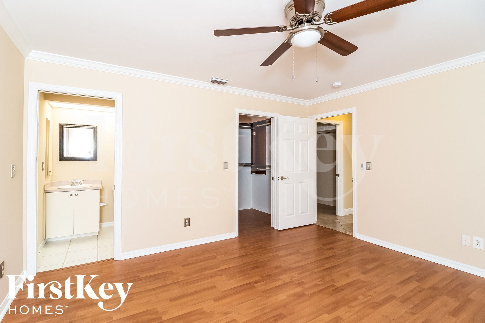 Building Photo - 242 SW 34th Terrace